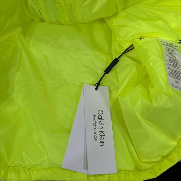 ❇️Calvin Klein❇️ Cropped Mock-Neck Zip-Up Puffer Vest In Neon Green  Size M - Picture 6 of 9